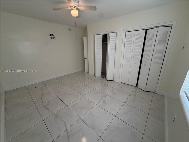 Building Photo - 16150 NE 19th Ct