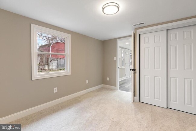 Building Photo - 8 Control Ct