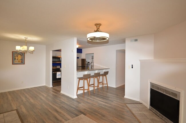 Building Photo - First Floor Condo in Norfolk