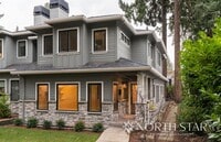 Building Photo - Newer Duplex in the Heart of Lake Oswego.