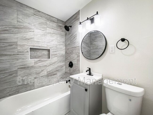 Building Photo - 5205 Locust Ave