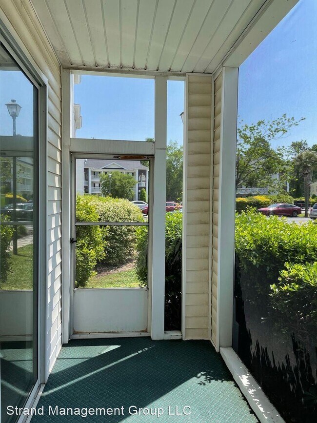 Building Photo - 1290 River Oaks Dr