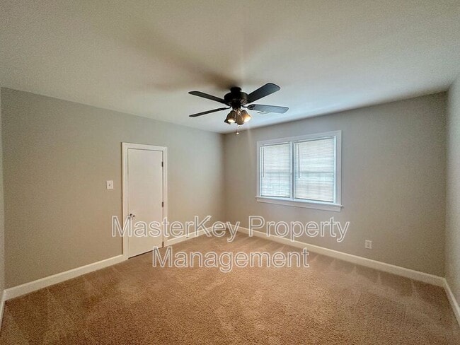 Building Photo - 115 Creek Park Dr