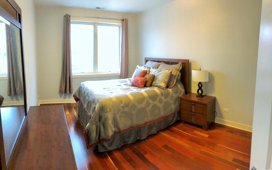 Second bedroom - 825 N Hudson Ave