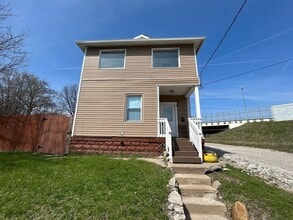 Building Photo - 218 Segur Ave