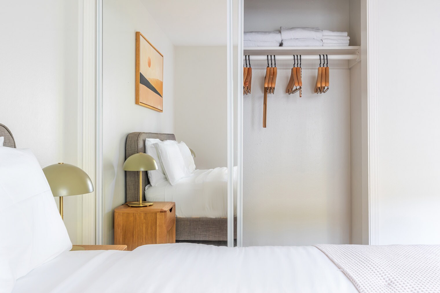 Building Photo - 141 Wellesley Cres