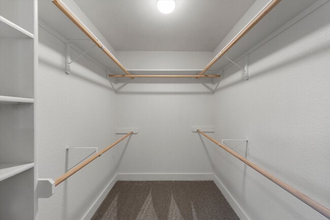 Building Photo - Updated Amazing Townhome