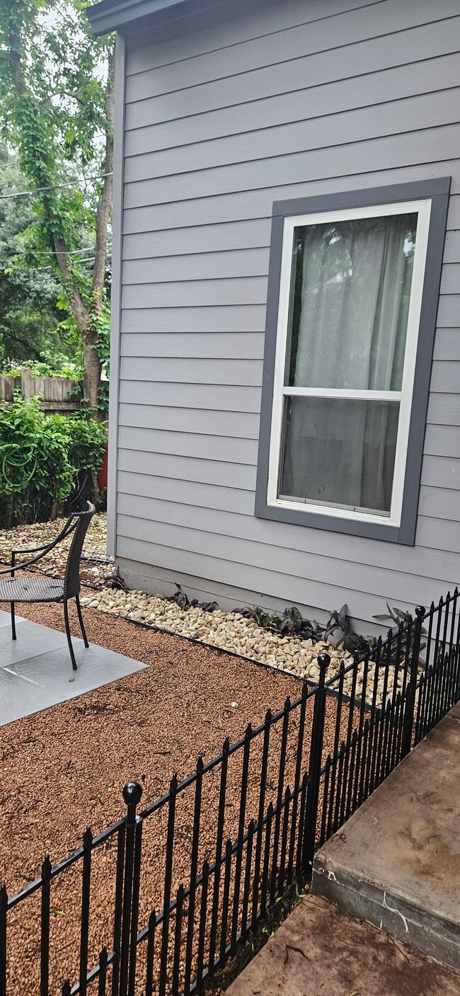 Building Photo - 3014 E 16th St