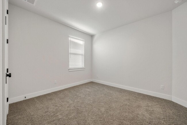 Building Photo - 957 Arrowhead Ranch Blvd