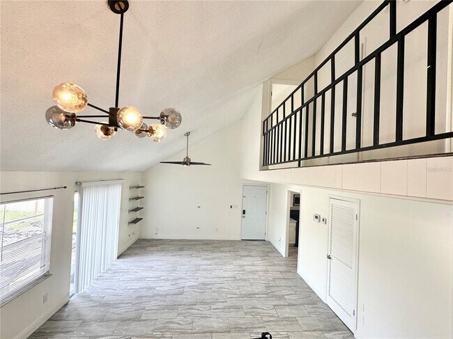 Building Photo - 122 S Bulova Dr