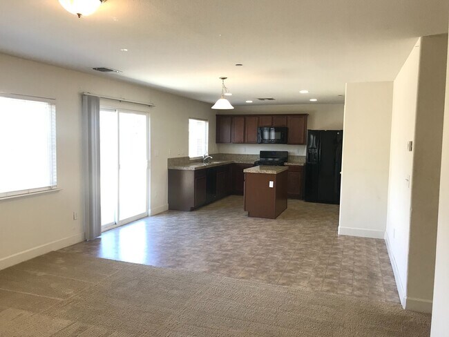 Building Photo - Now Available – 4 Bedroom Home with Loft i...