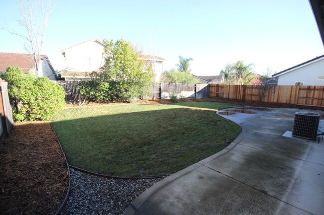 Building Photo - 3 bed | 2 bath | 1189 SF | 2 Car Garage | Single Story | Tenant pays $175 WS&G