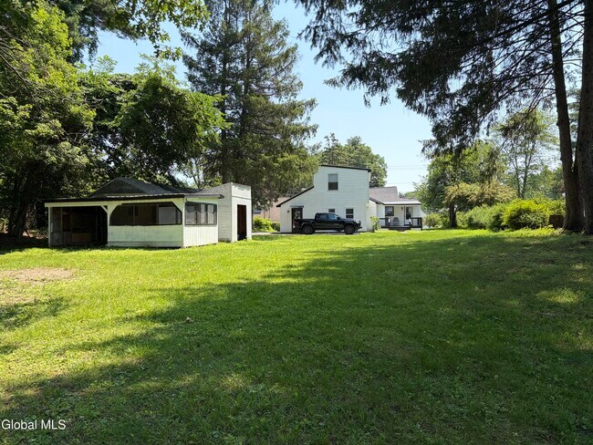 Building Photo - 905 Balltown Rd