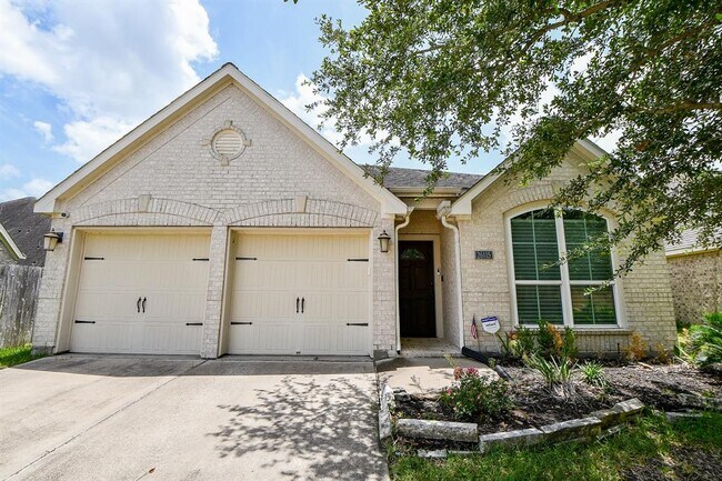 Building Photo - 26115 Serenity Oaks Dr