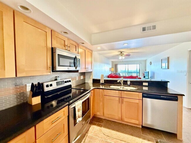 Building Photo - 821 Bahia Del Sol Dr