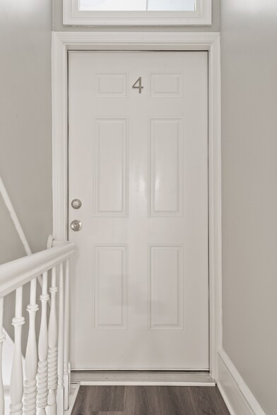 Building Photo - 249 N Mulberry St