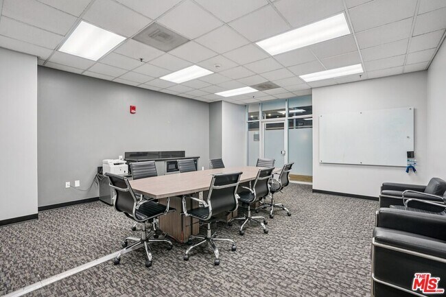 Building Photo - 1100 Wilshire Blvd