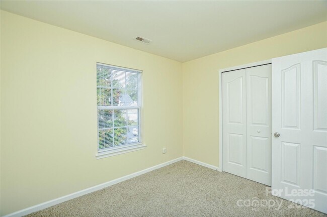Building Photo - 6754 Sequoia Hills Dr