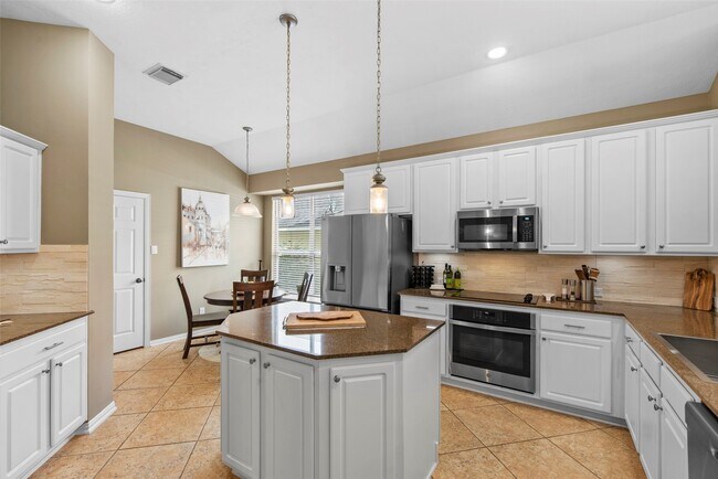 Building Photo - 2513 Kimberly Dawn Dr