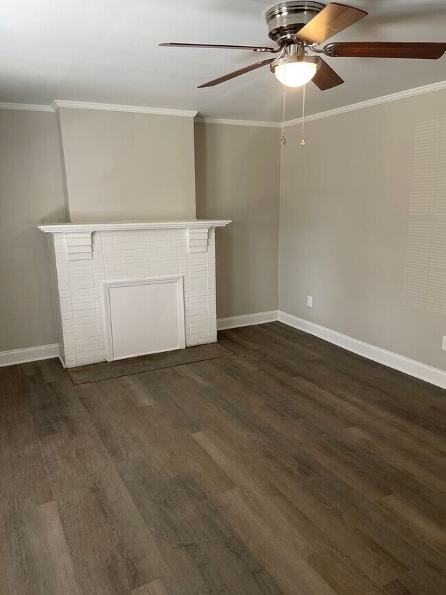 Building Photo - 417 E Twenty-Seventh St