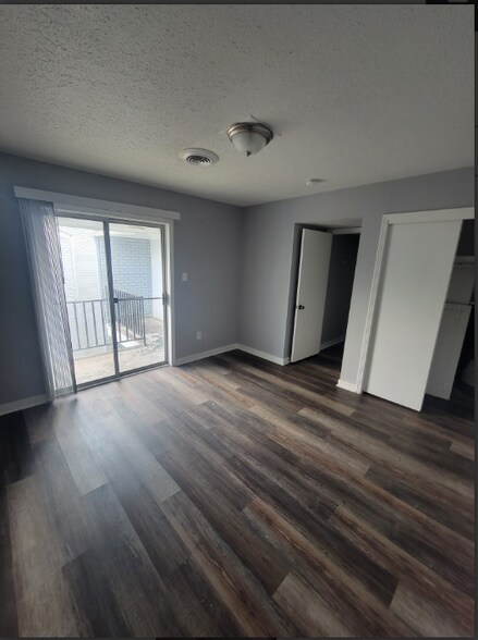 Building Photo - 225 W McDowell Rd