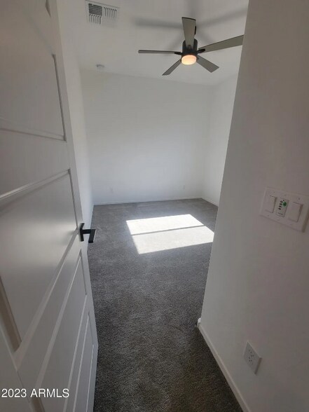 Building Photo - 18012 W Orchid Ct