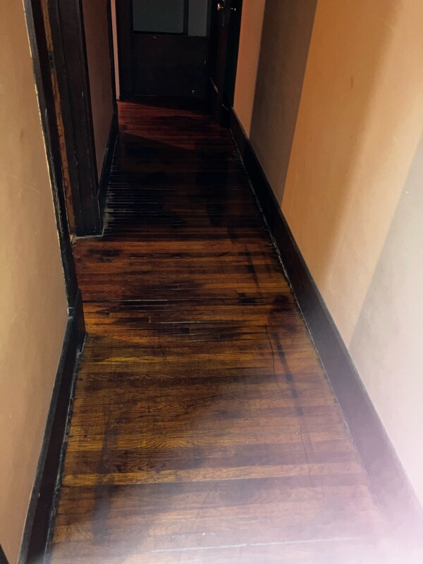 Building Photo - 405 Victoria Pl