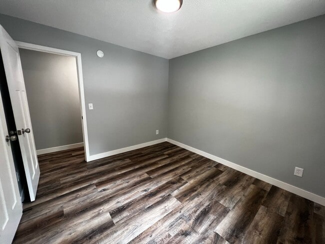 Building Photo - Rent Special!!! Rent Controlled - 3Bedroom Side by Side Duplex!