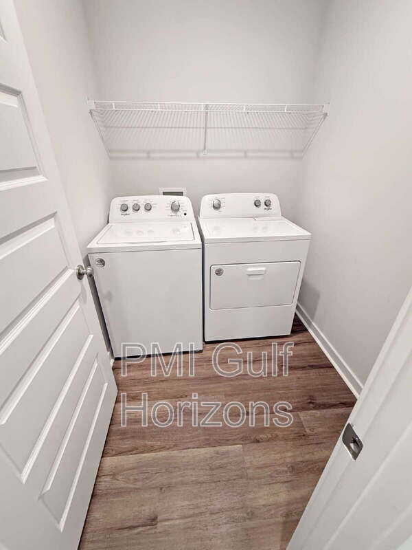 Building Photo - 20 Spoonbill St
