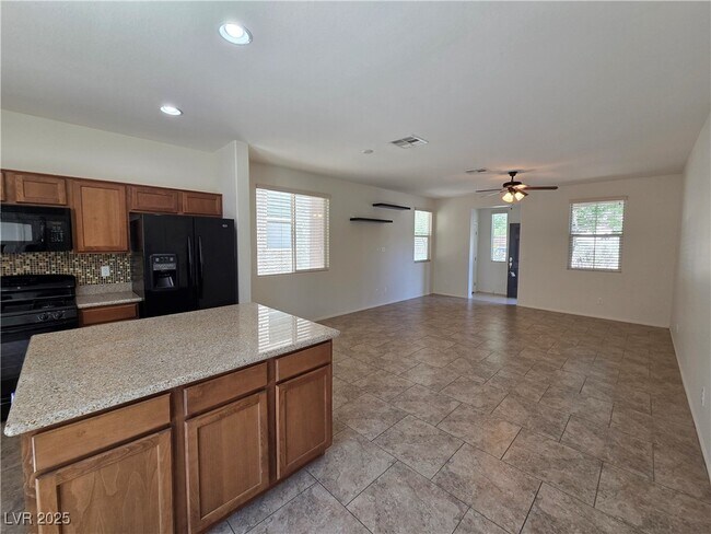 Building Photo - 8521 W Kellman Ave