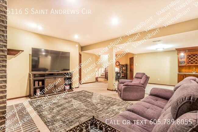 Building Photo - 5116 S St Andrews Cir