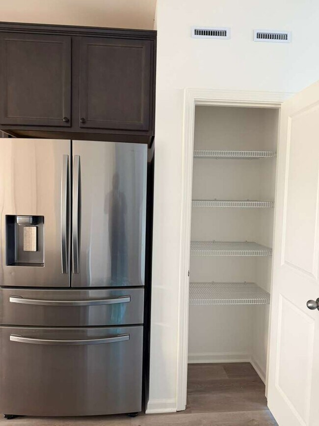 Building Photo - 2016 Yellowstone Blvd