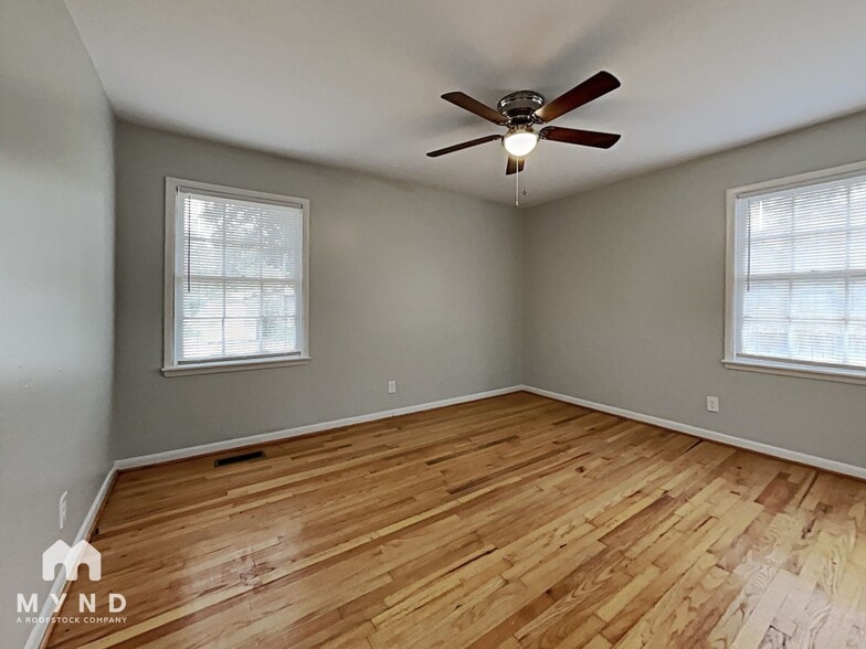 Building Photo - 1830 20th Ave