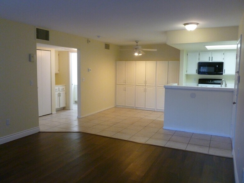 Building Photo - 1900 Rio Canyon Ct