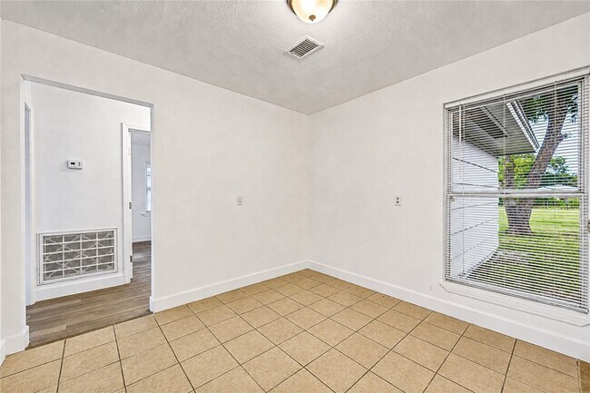 Building Photo - 1206 Gary Ave