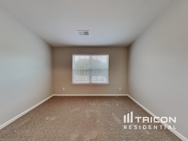 Building Photo - 4438 Oak Pointe Dr