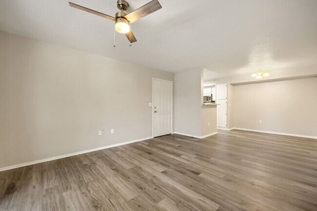 Building Photo - 555 E Silverado Ranch Blvd