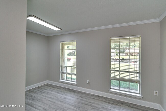 Building Photo - 348 Durham Ct