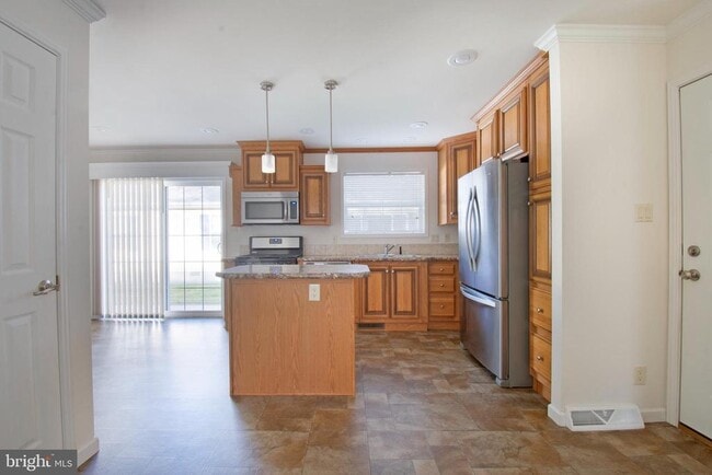 Building Photo - 121 Bluebell Dr
