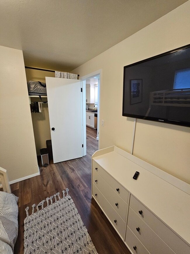 Building Photo - Furnished  3 bedroom in Mount Vernon for S...