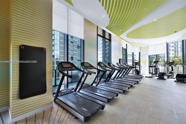 Building Photo - 501 NE 31st St