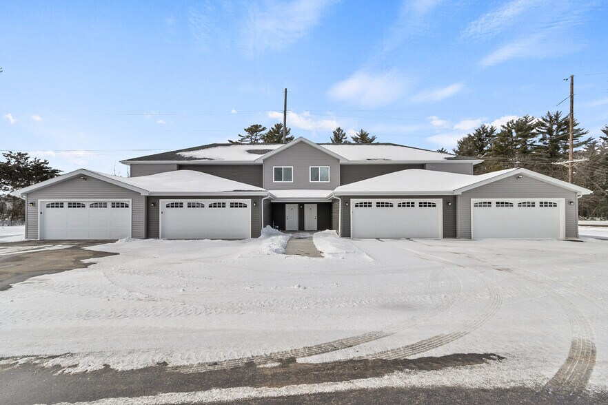 Pine Creek Apartments 131 W Durkee St Wisconsin Dells WI 53965