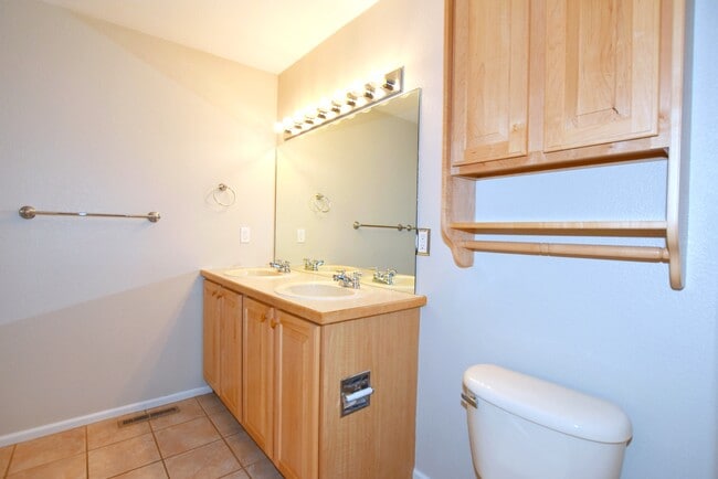 Building Photo - 2203 Copper Creek Dr