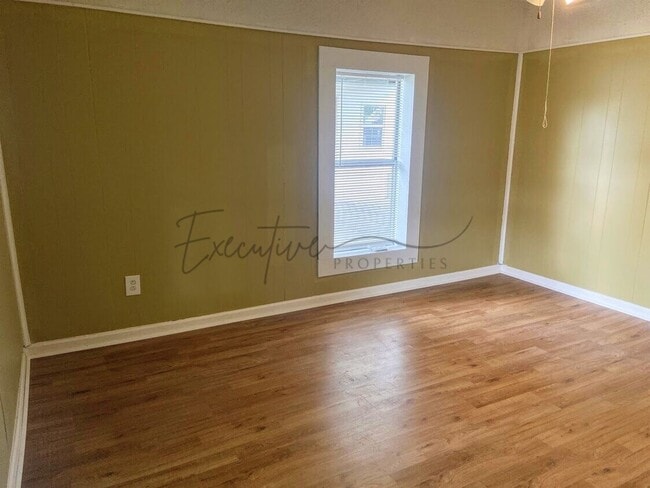 Building Photo - Affordable 2-Bed Home in Sulphur with Grea...