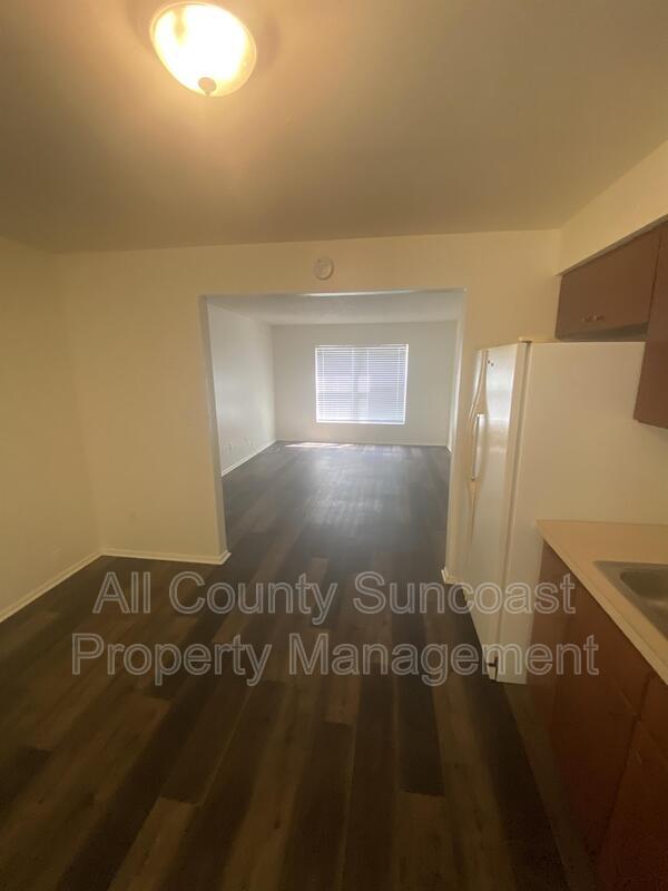 Building Photo - 7450-7435 35th St N