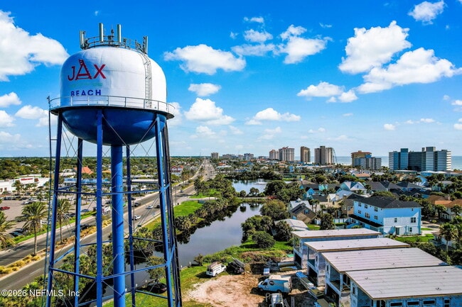 Building Photo - 3447 Heron Dr N