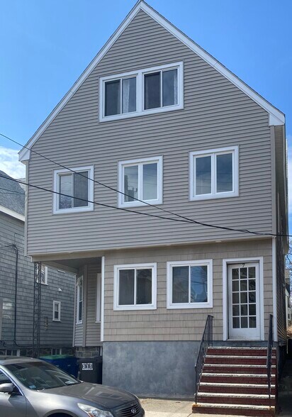 Building Photo - 5 Lowden Ave