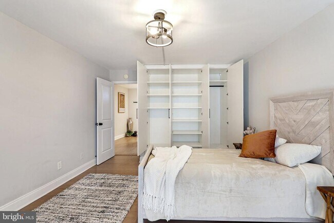 Building Photo - 4620 N Park Ave