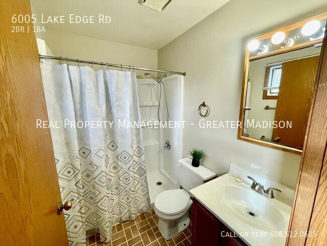 Building Photo - Cozy 2 Bed Home with Lake Waubesa Access!