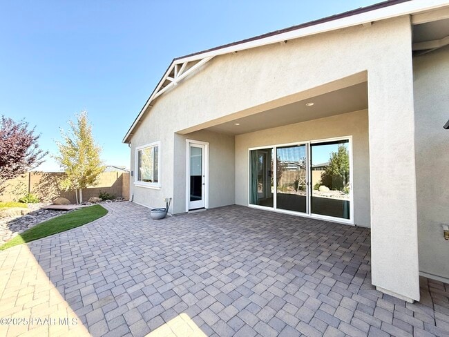 Building Photo - 6832 Claret Dr